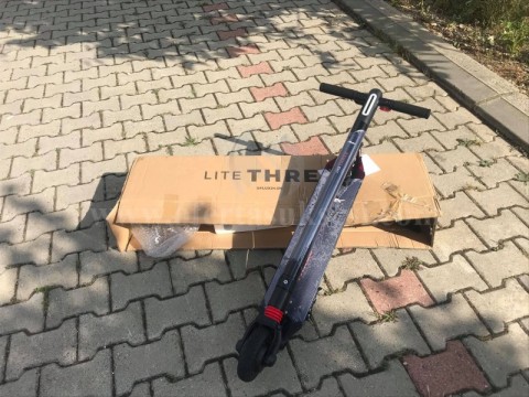 Shes eFlux Lite Three Roller Elektrik Scooter