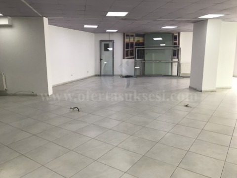 Jap me qira lokalin 200m2 kati i -I- / Prishtine