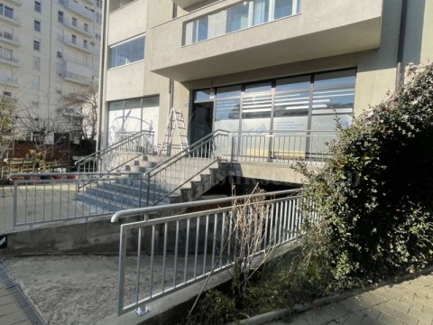 Jap me qira lokalin 250m2 kati i -I- / Prishtine