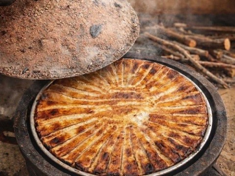 Fli dhe Bakllava me porosii