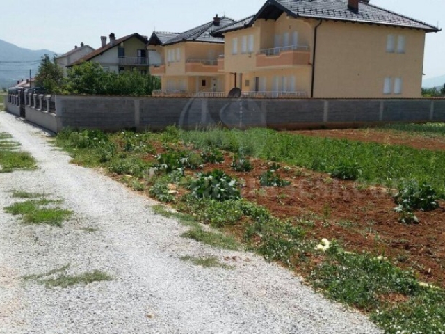 Shes 12 ari toke / Prizren